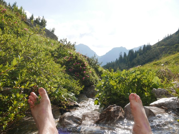 Berge_Alpen_Tirol_Sommer_Bach_Bergbach_Baden_Frische