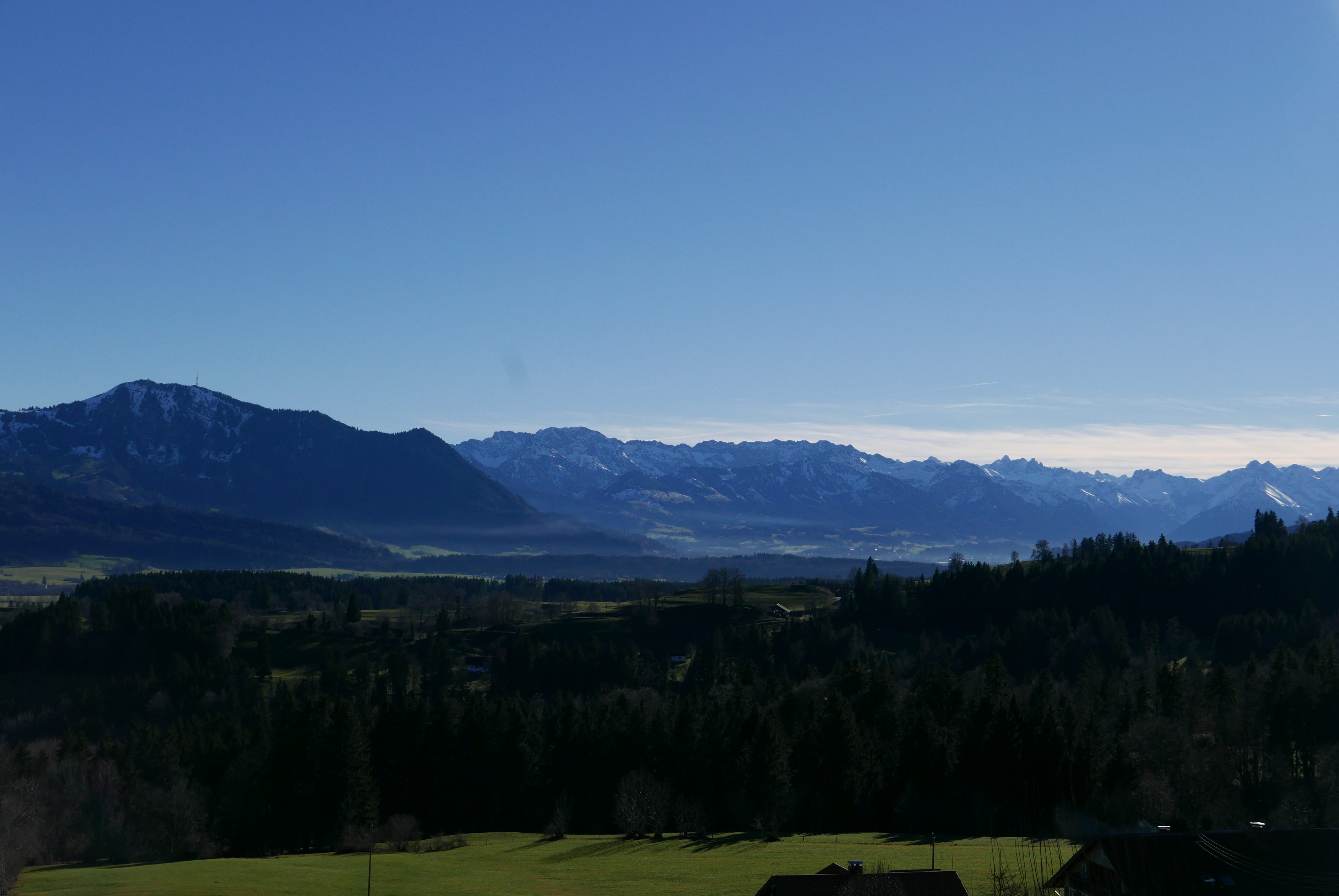 Blick über das Illertal auf die Allgäuer Alpen